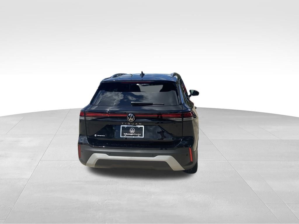 2025 Volkswagen Tiguan S photo 4