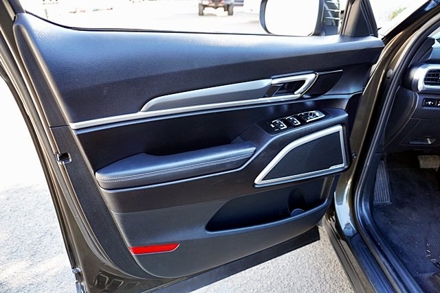 Used 2022 Green Kia S image 13