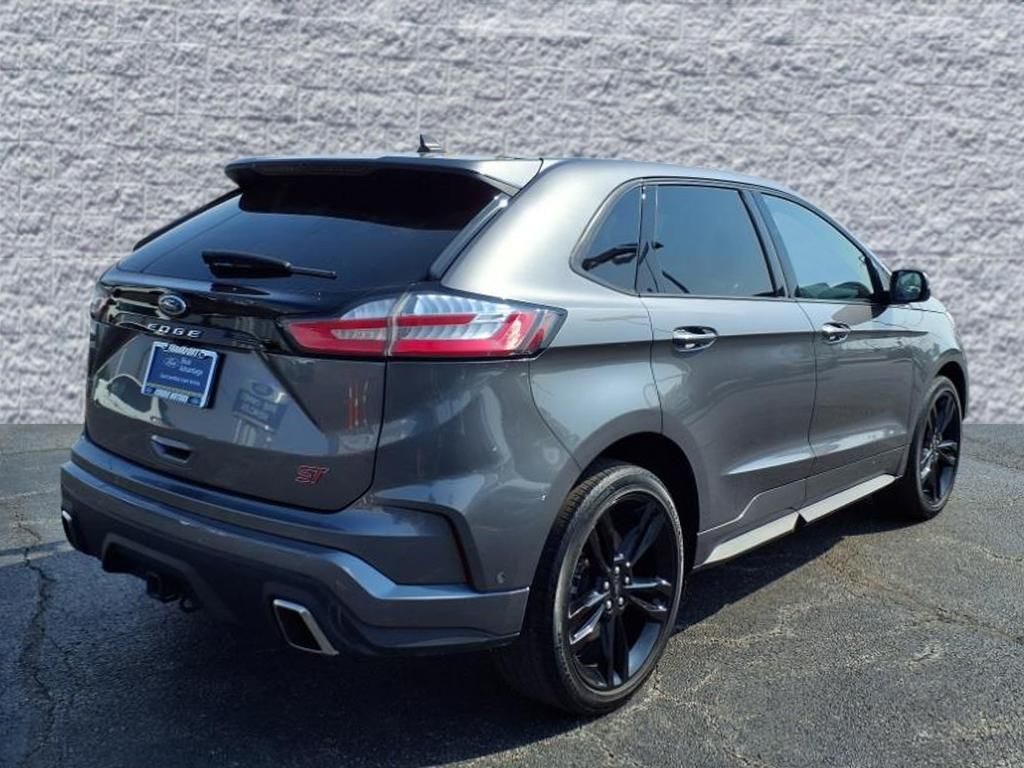2022 Ford Edge ST photo 3