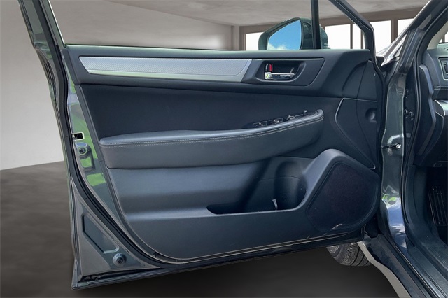 2018 Subaru Outback 2.5i Premium photo 24
