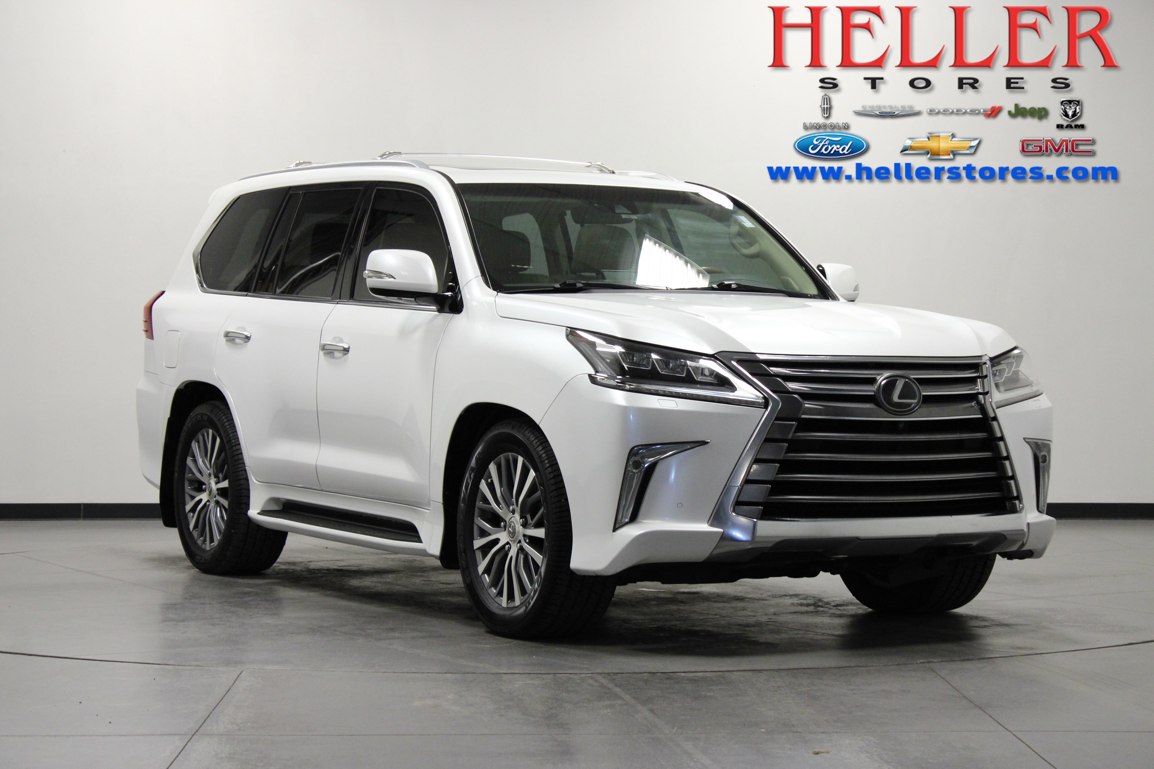 2019 Lexus LX 570's photo