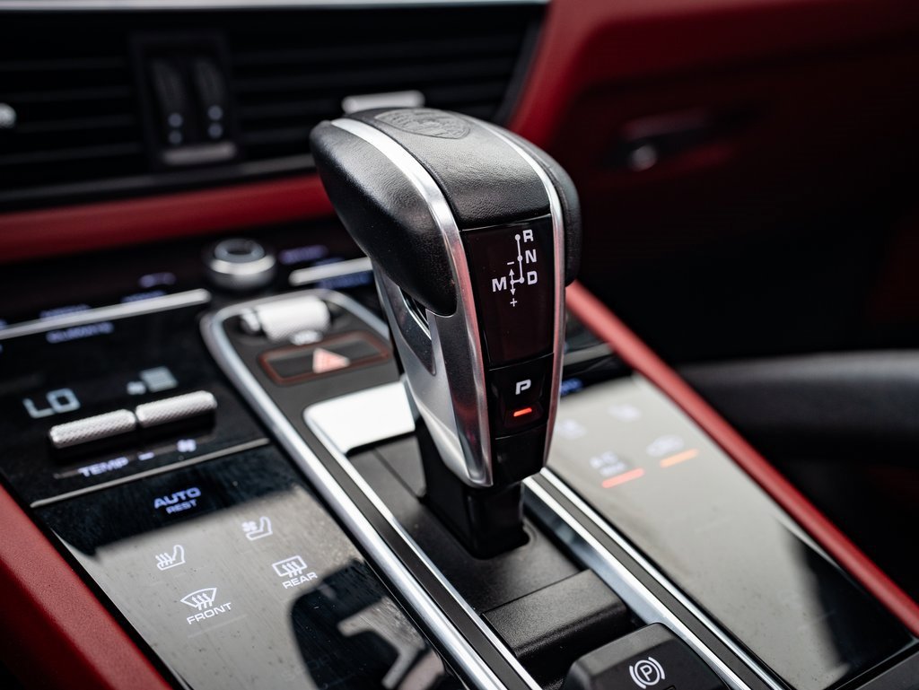 2022 Porsche Cayenne GTS photo 30