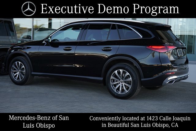 2025 Mercedes Benz GLC 300 4MATIC photo 3