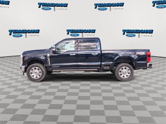2025 Ford F-250 Lariat photo 2