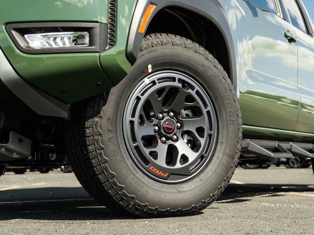 2026 Nissan Frontier PRO-4X photo 5