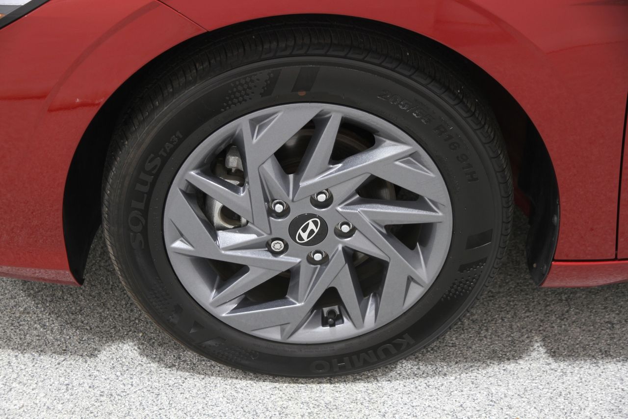 2024 Hyundai Elantra SEL photo 20
