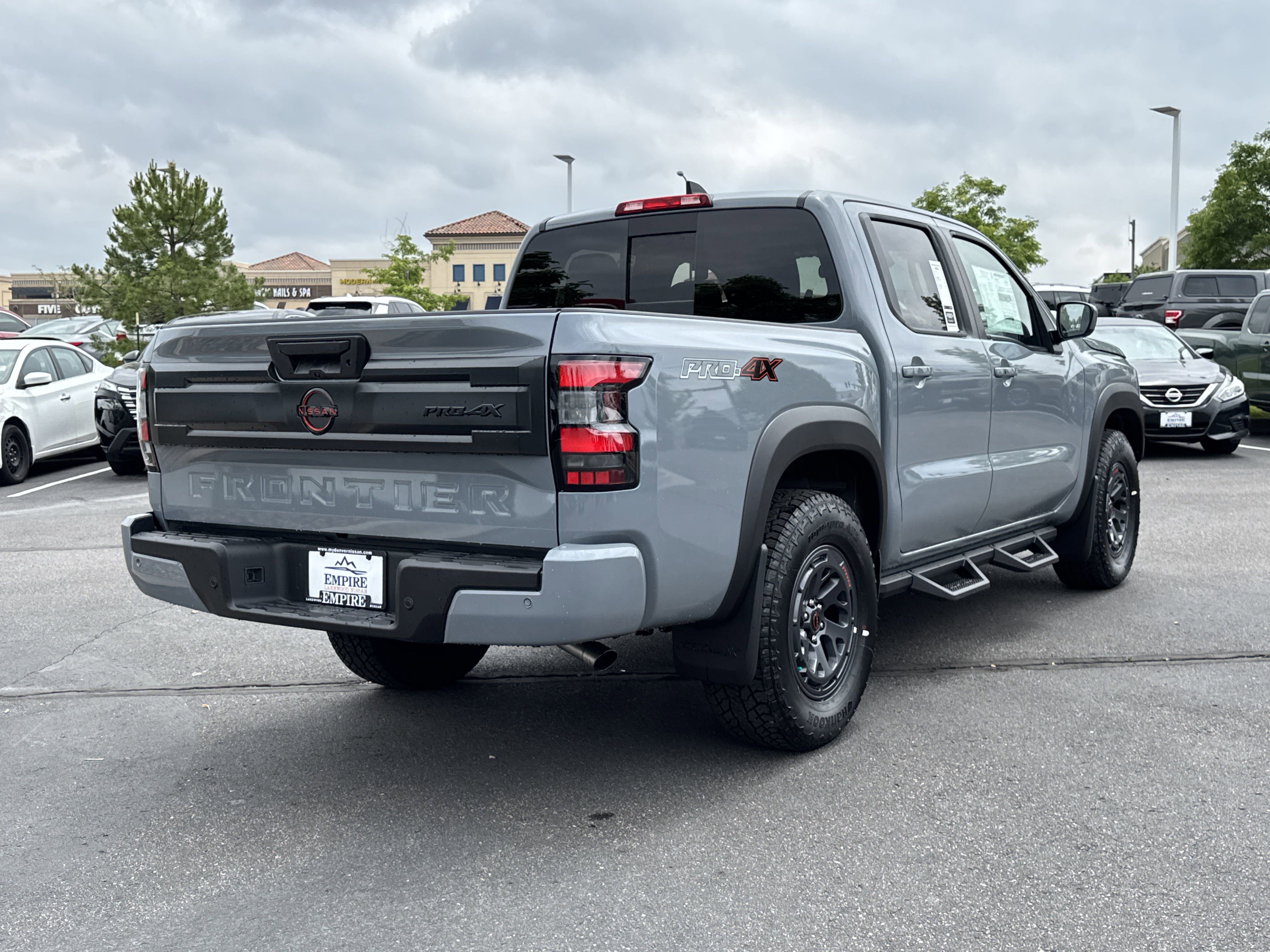 2025 Nissan Frontier PRO-4X photo 2