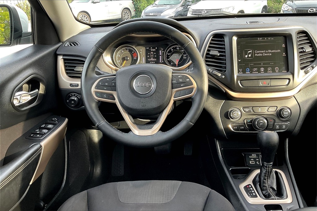 2017 Jeep Cherokee Latitude photo 5