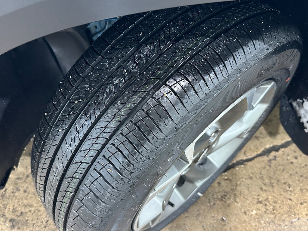 2026 Chevrolet Trax LT photo 2