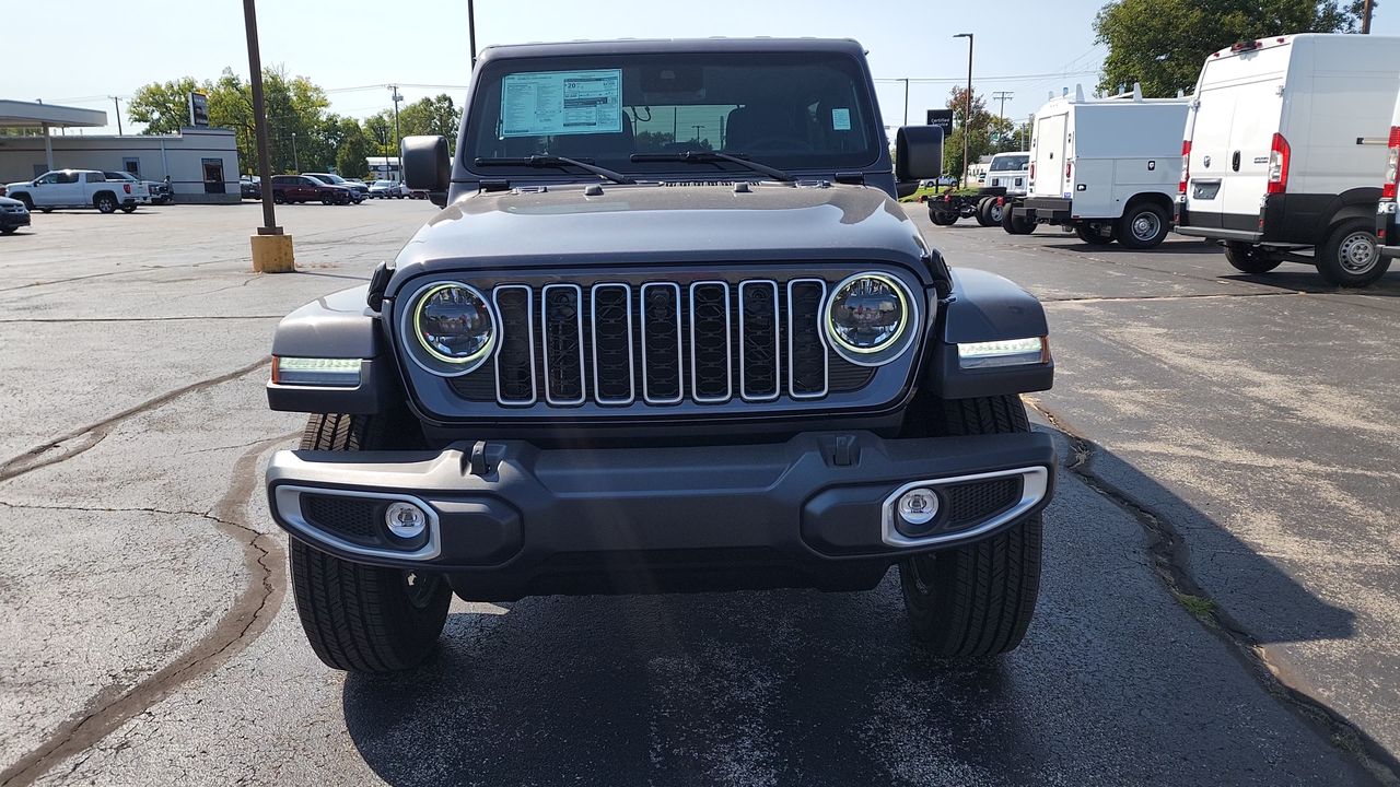 2025 Jeep Wrangler Sahara photo 3