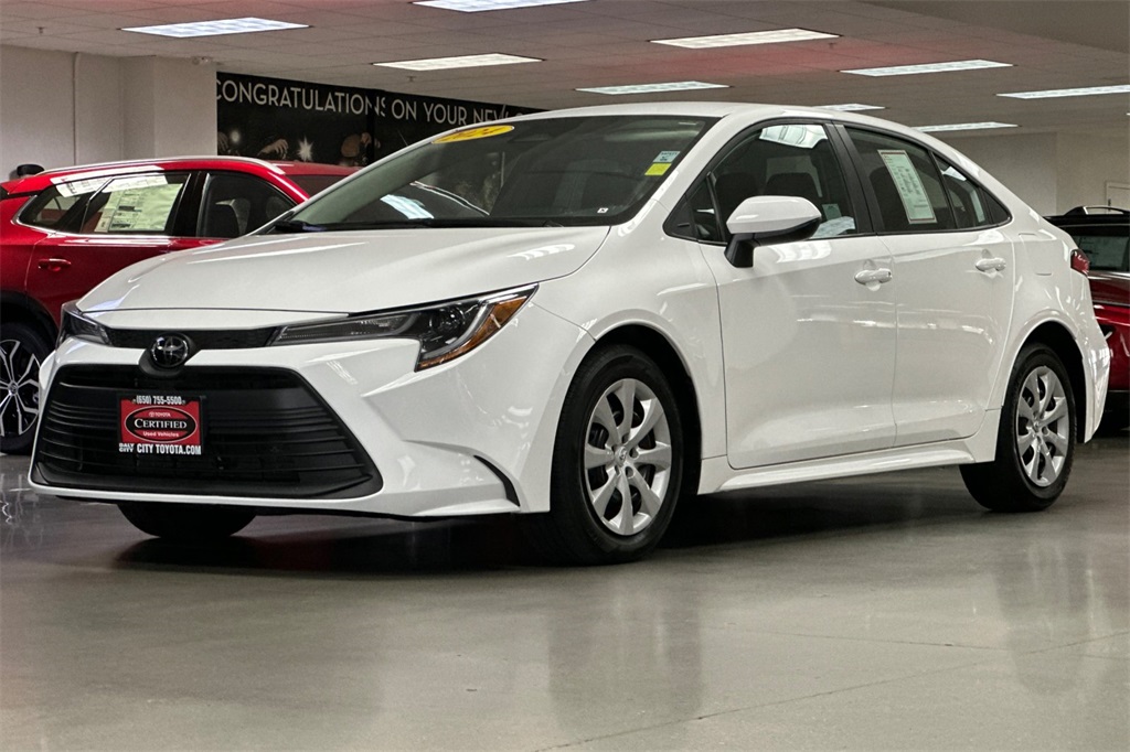 2024 Toyota Corolla LE photo 6