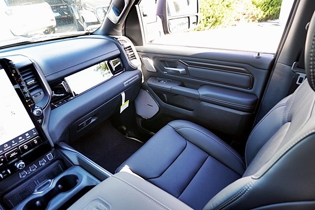 New 2026 Diamond Black Crystal Pearl-Coat Exterior Paint RAM Rebel image 30