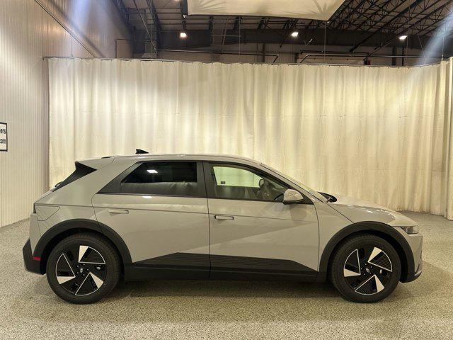 2026 Hyundai Ioniq 5 SEL photo 3