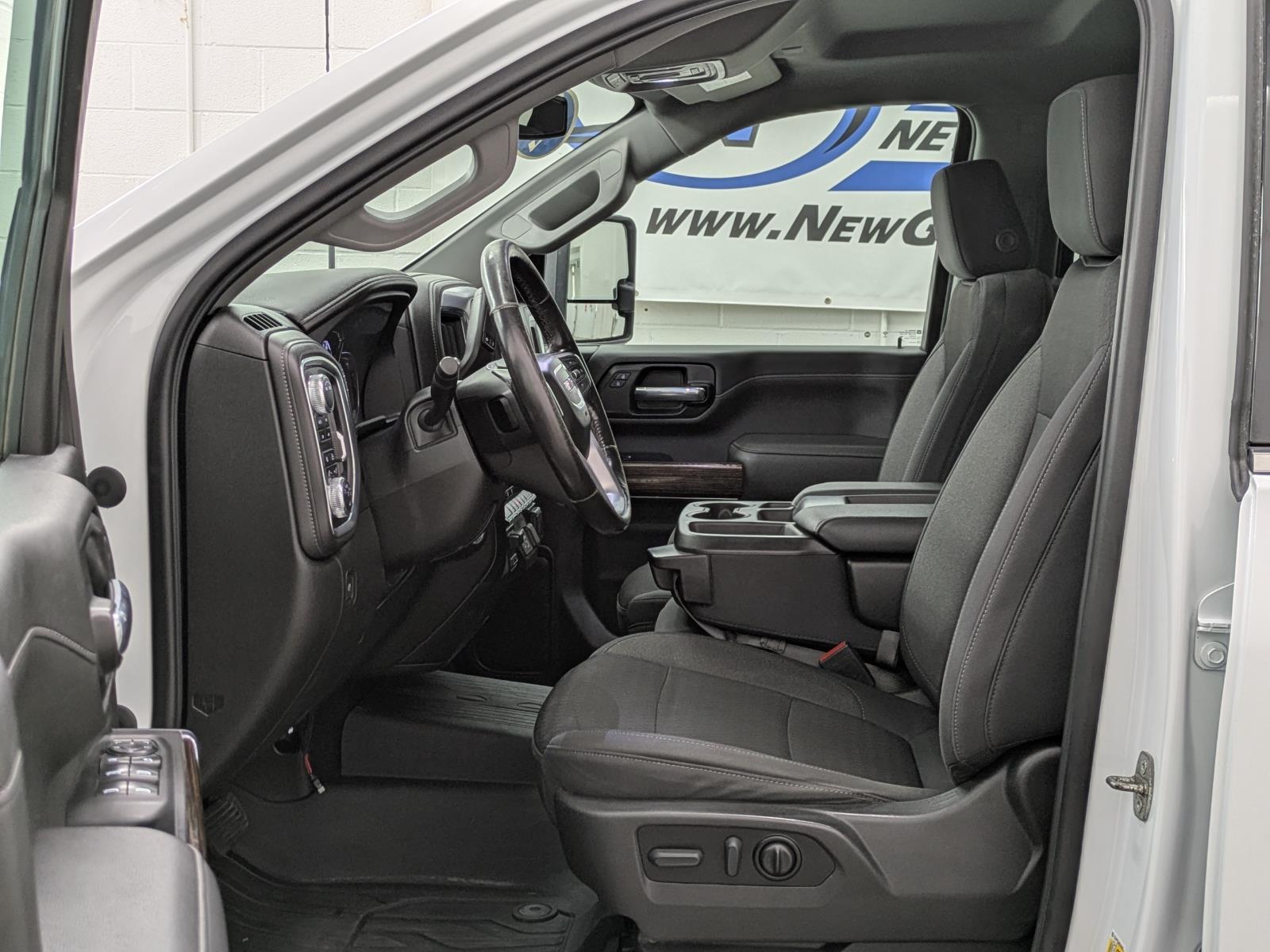2022 Gmc Sierra HD SLE photo 3