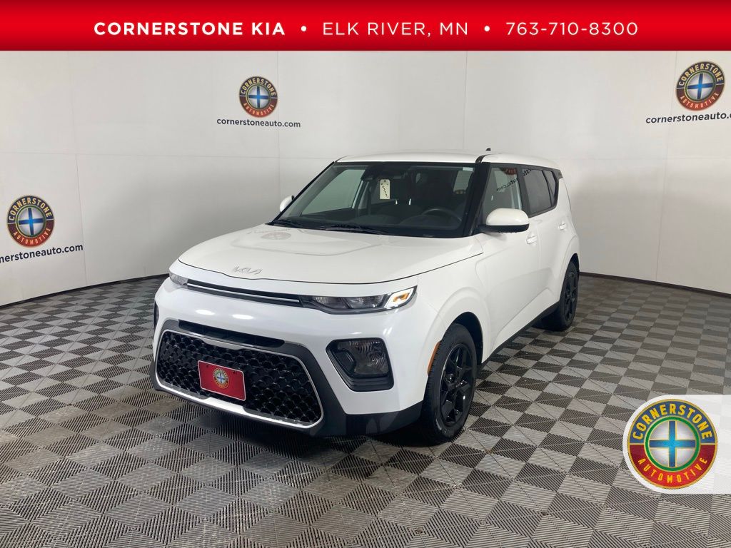 2022 Kia Soul LX's photo