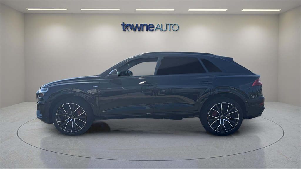 2022 Audi Q8 55 Premium Plus photo 2