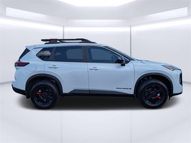 2025 Nissan Rogue SV photo 2
