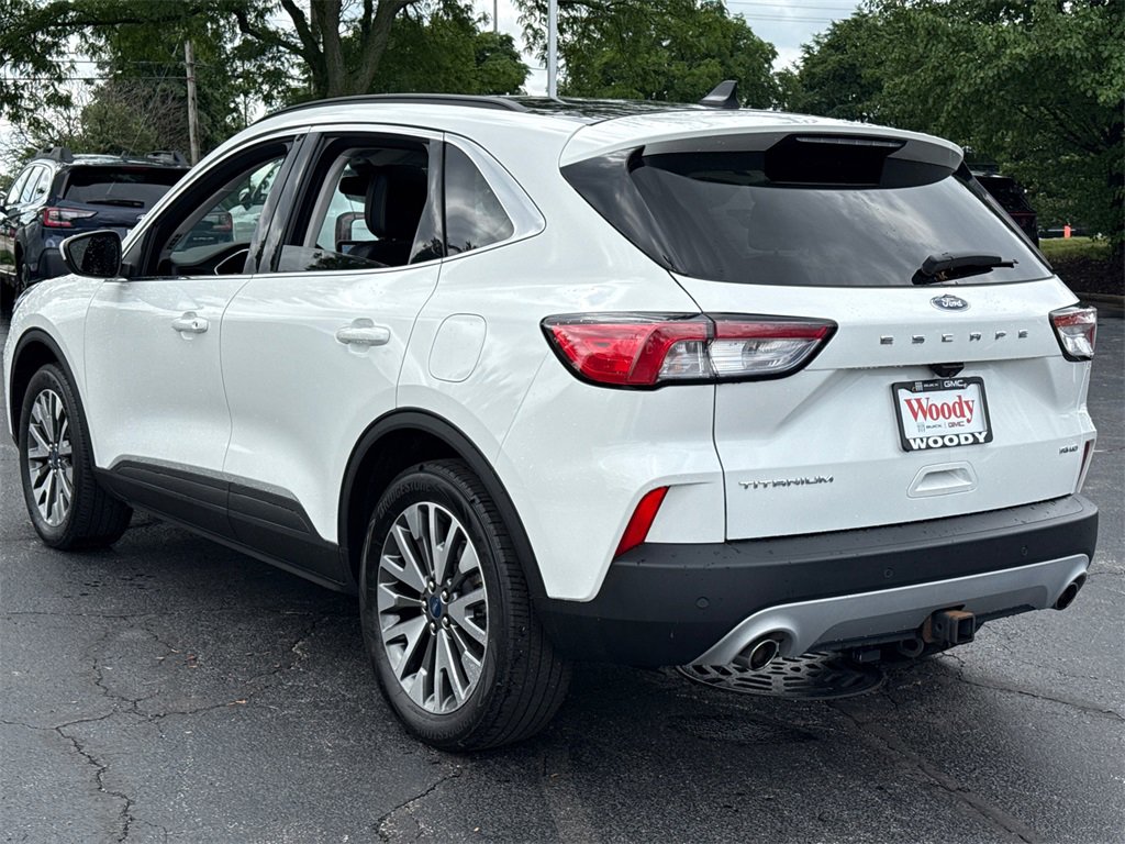 2022 Ford Escape Titanium photo 5