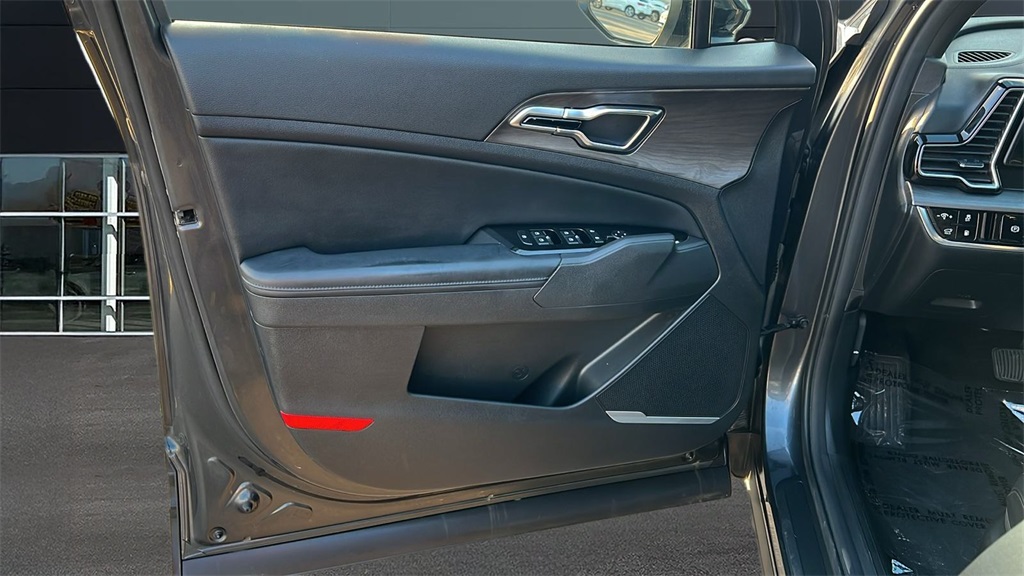 2023 Kia Sportage Plug-In Hybrid X-Line photo 13
