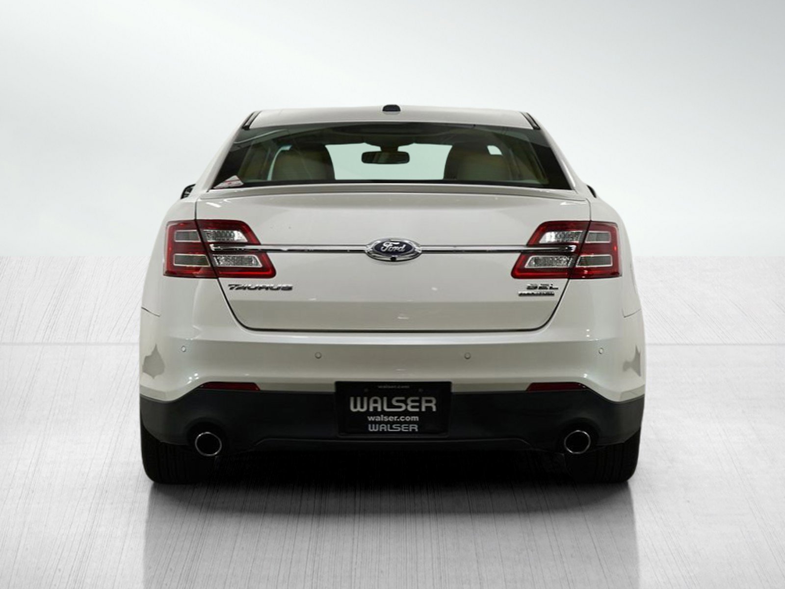 2016 Ford Taurus SEL photo 3