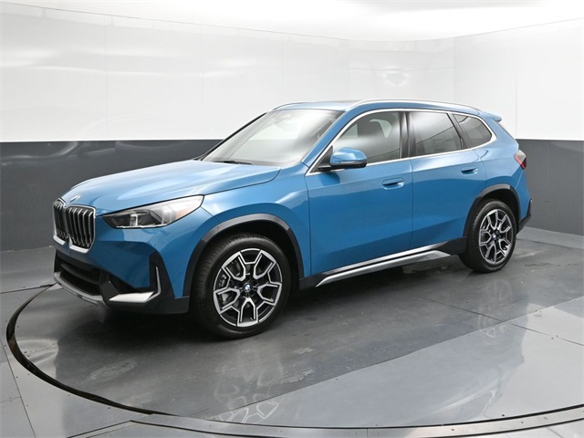 2025 BMW X1 28i's photo