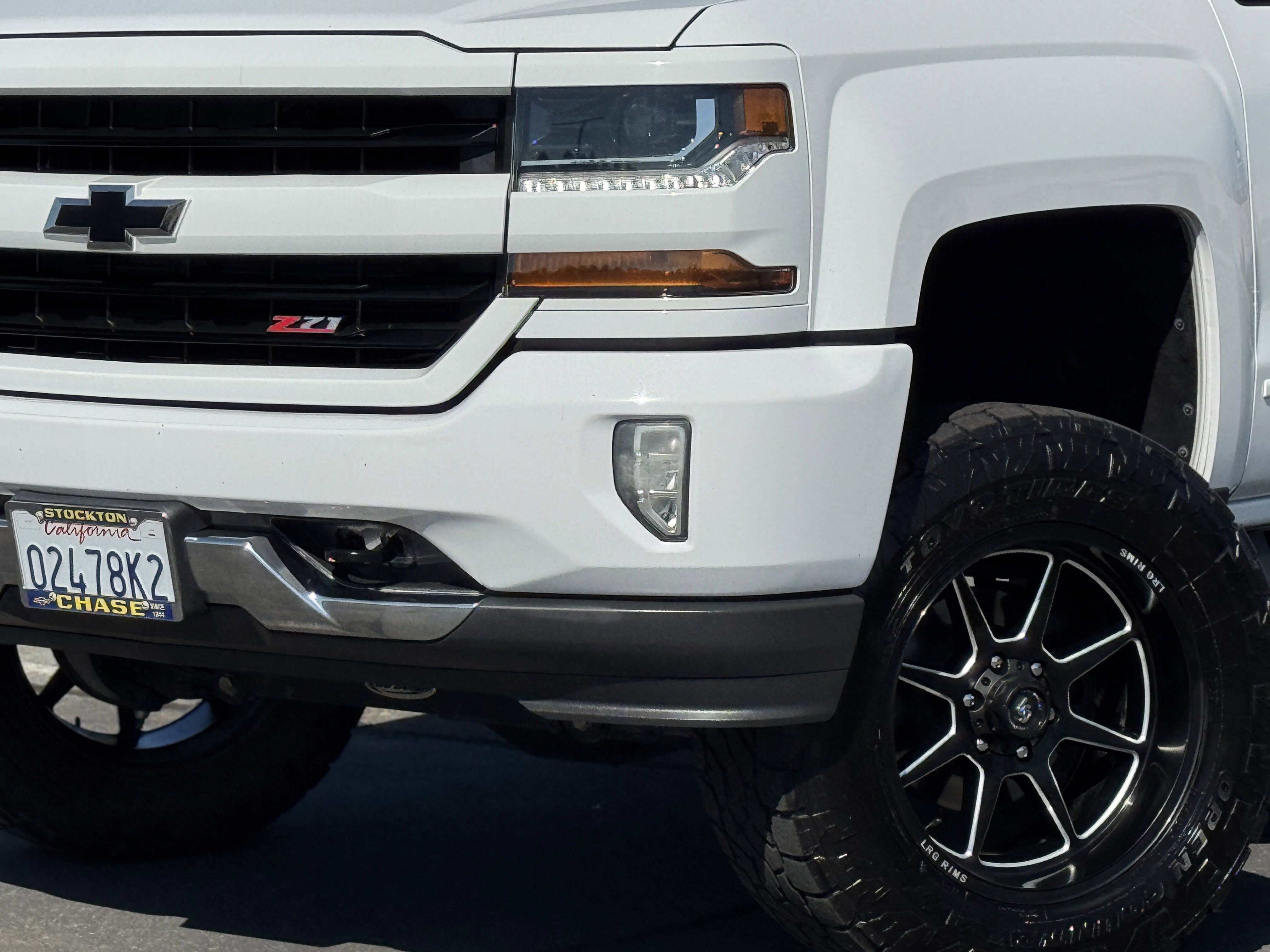 2018 Chevrolet Silverado 1500 LT photo 3