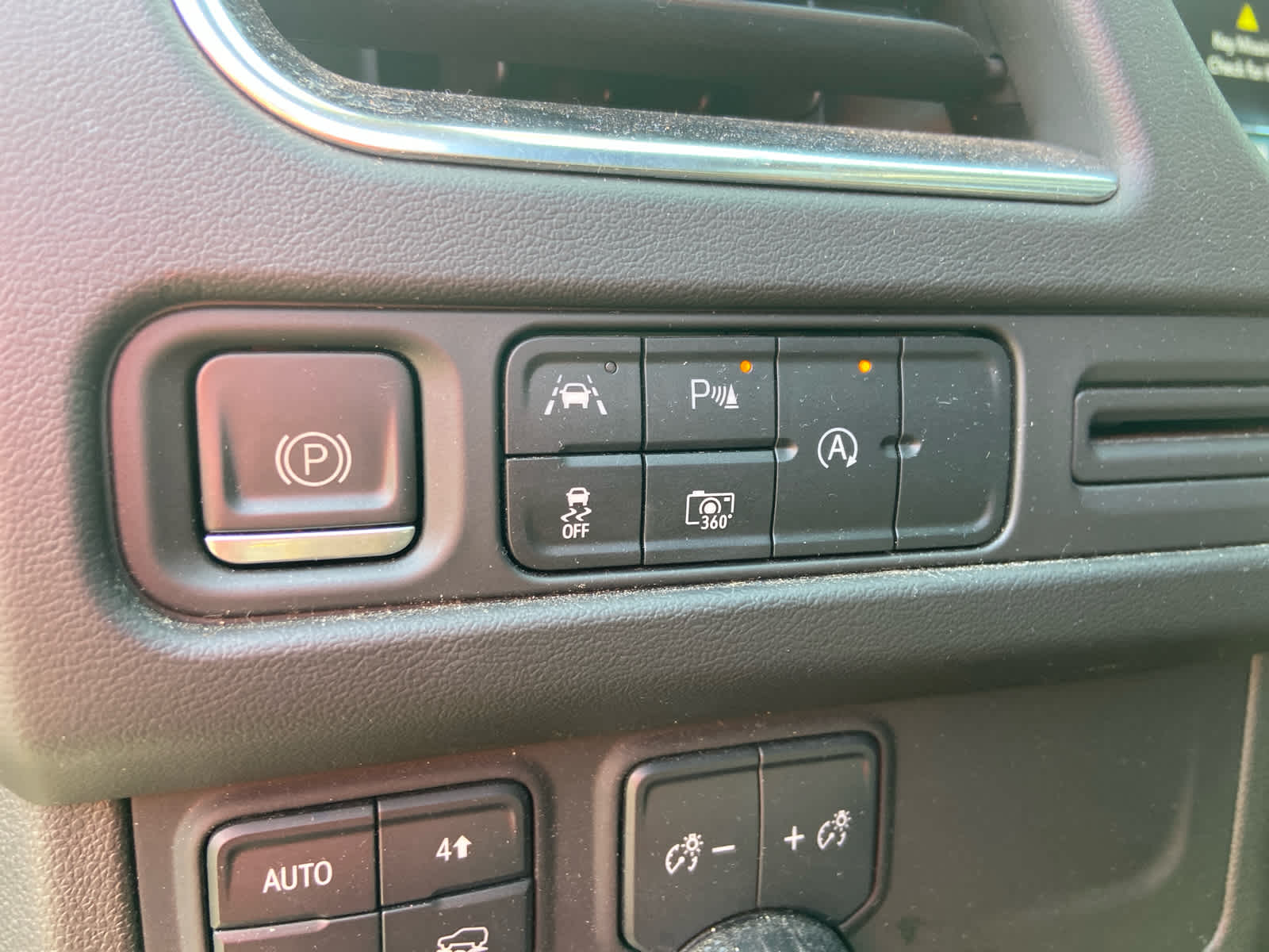 2023 Chevrolet Suburban LT photo 16