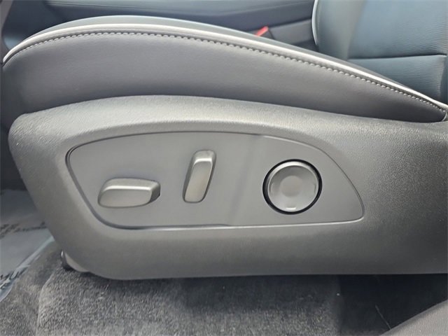 2025 Buick Enclave Preferred photo 14