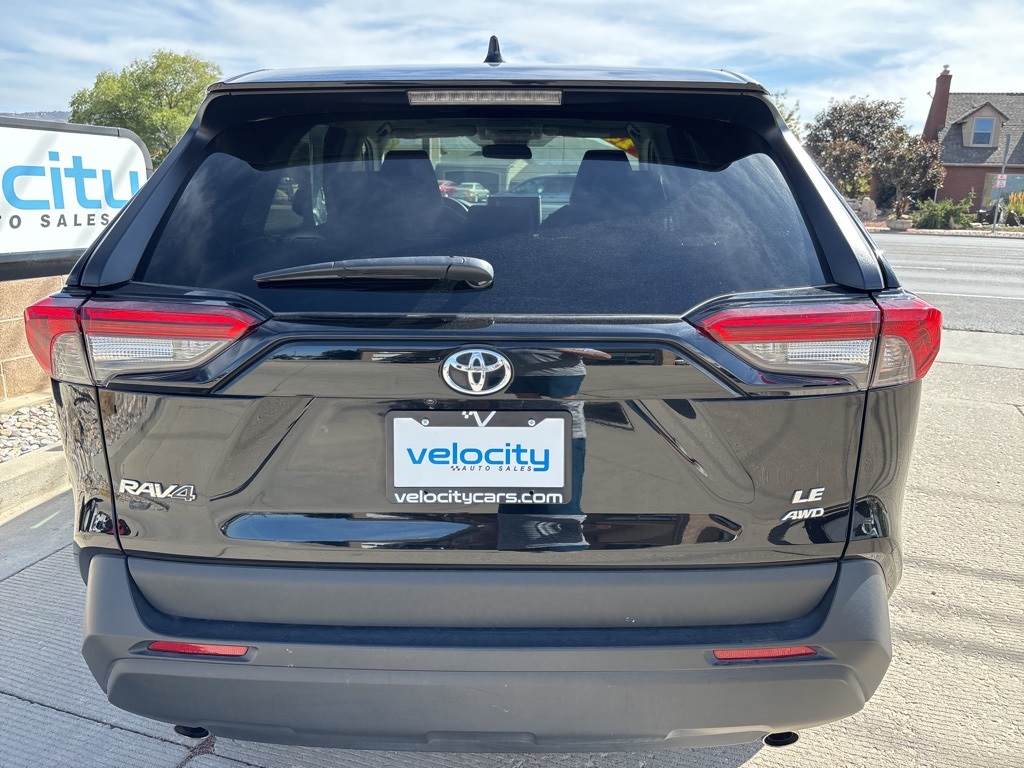 2024 Toyota RAV4 LE photo 6