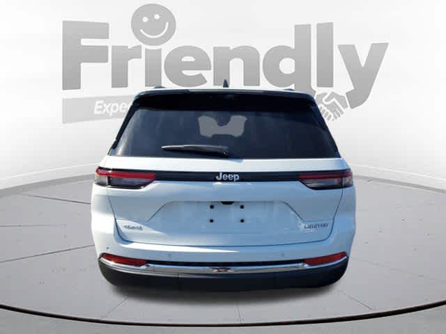 2025 Jeep Grand Cherokee Limited photo 3