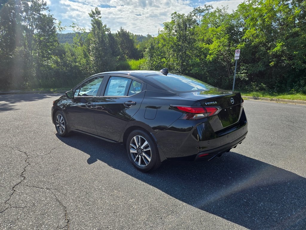 2025 Nissan Versa SV photo 5