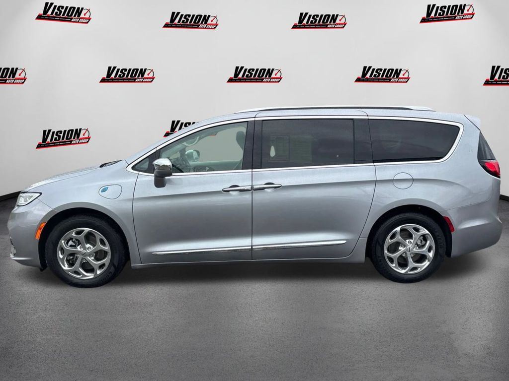 2021 Chrysler Pacifica Hybrid Limited photo 8