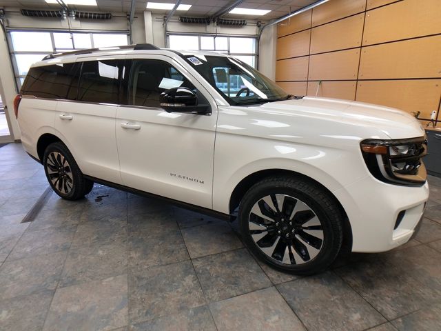 2025 Ford Expedition Platinum's photo