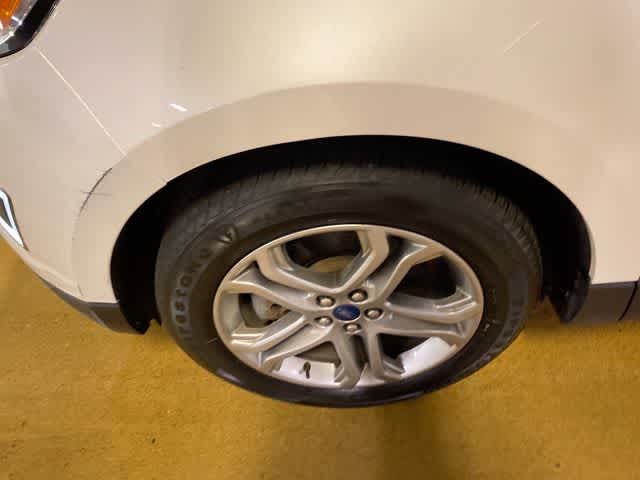 2016 Ford Edge Titanium photo 15