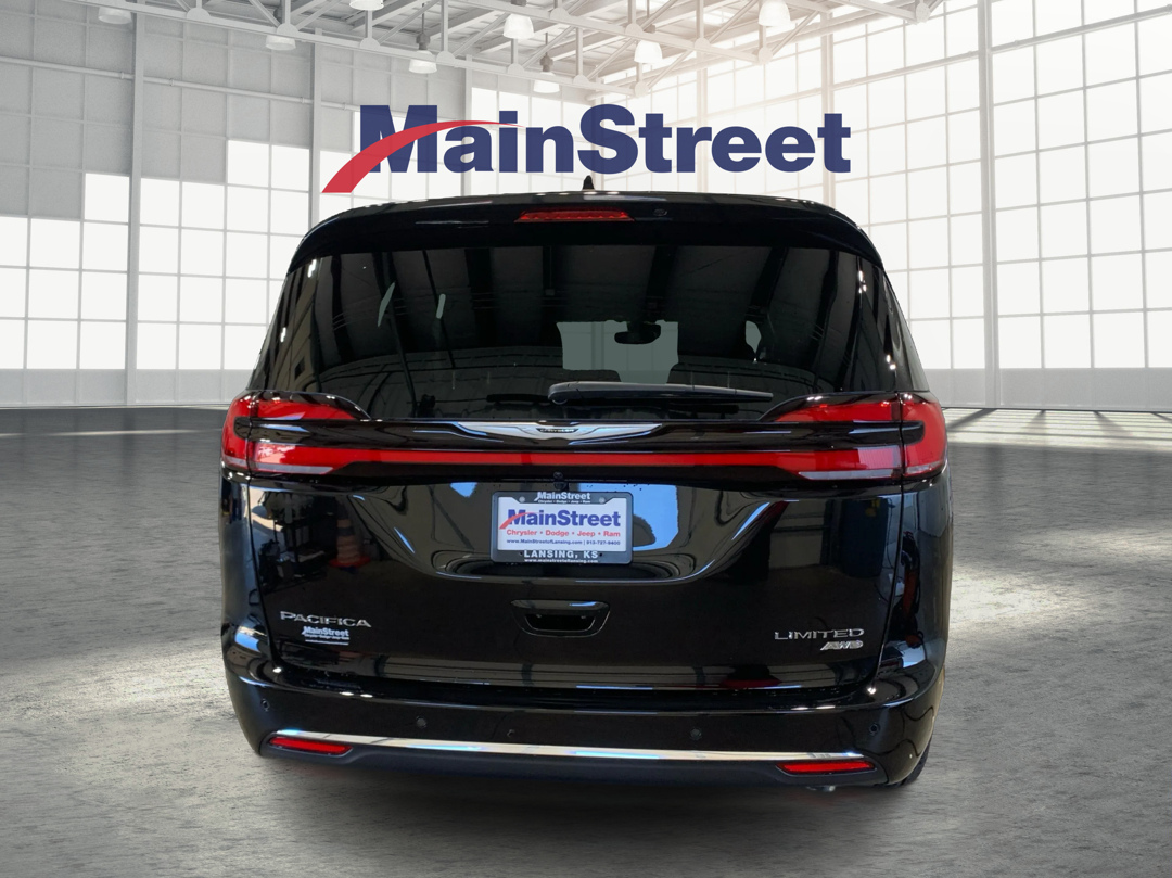 2026 Chrysler Pacifica Limited photo 3