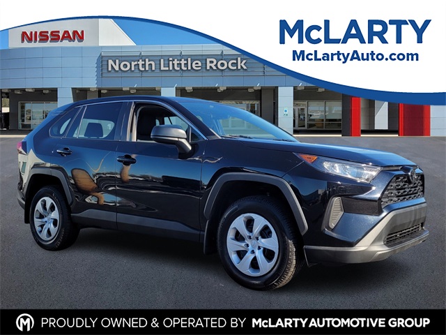 2022 Toyota RAV4 LE's photo