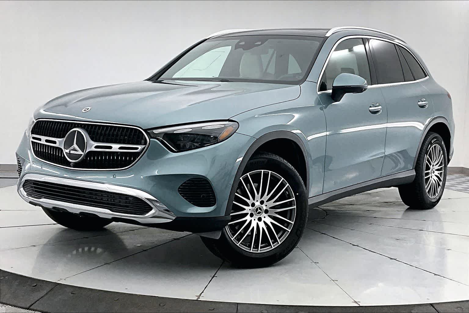 2026 Mercedes-Benz GLC Base's photo