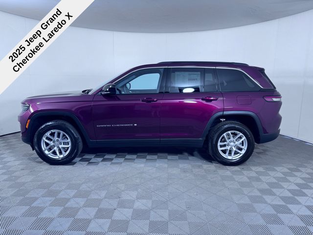2025 Jeep Grand Cherokee Laredo X photo 2