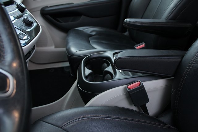 2018 Chrysler Pacifica Touring L photo 15