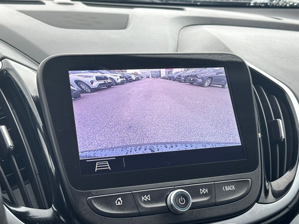 2019 Chevrolet Volt LT photo 4