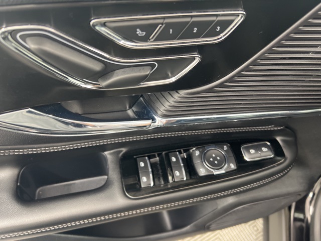 2022 Lincoln Corsair Standard photo 14