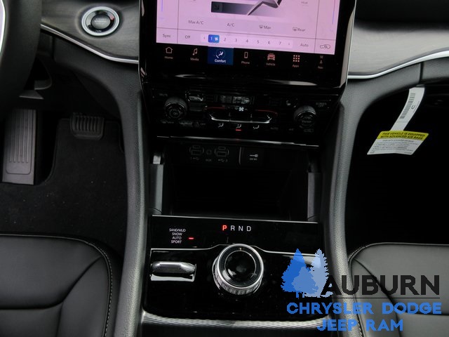 2025 Jeep Grand Cherokee Limited photo 9