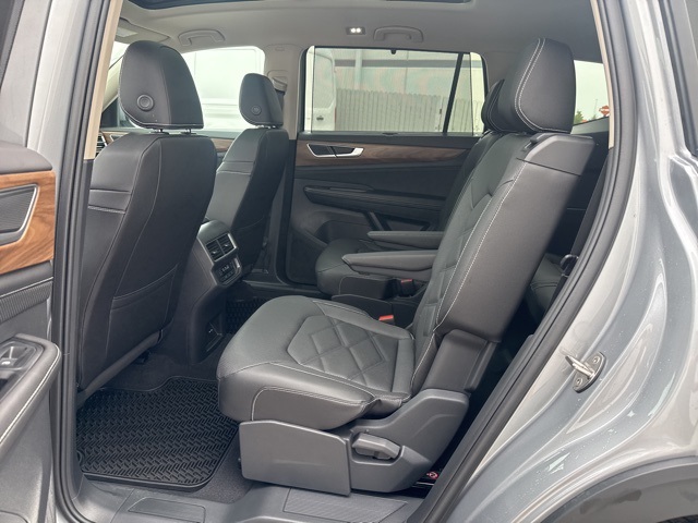 2026 Volkswagen Atlas SE Technology photo 12