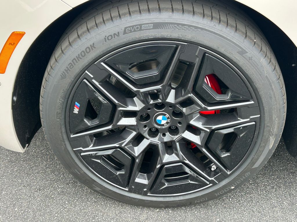 2026 Bmw iX iX M70 photo 9