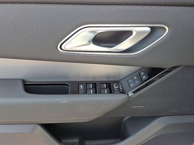 2023 Land Rover Range Rover Velar R-Dynamic S photo 9