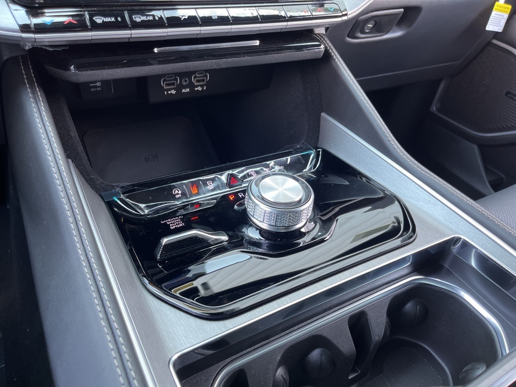 2025 Jeep Wagoneer L Carbide photo 40