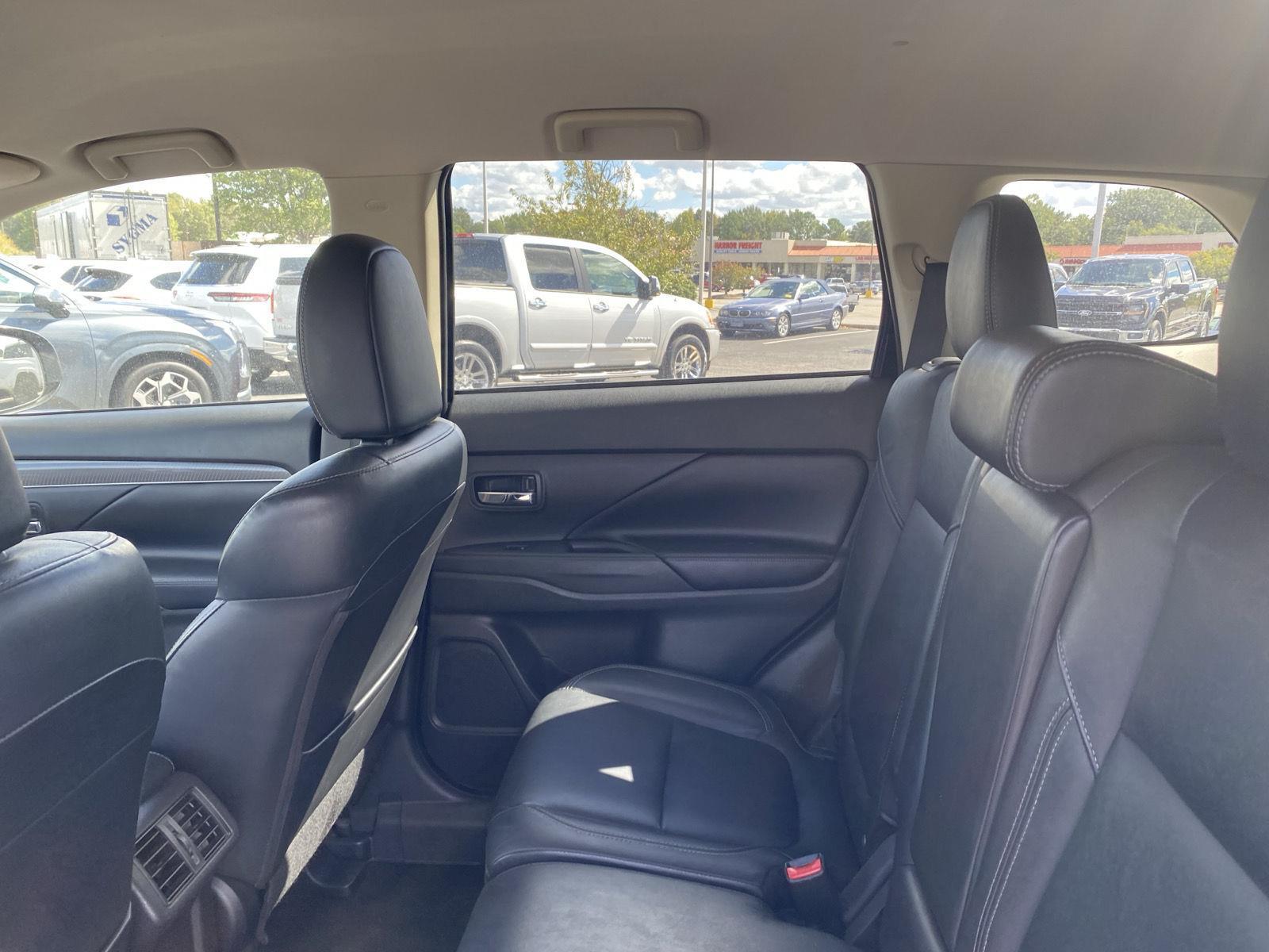 2020 Mitsubishi Outlander SEL photo 12