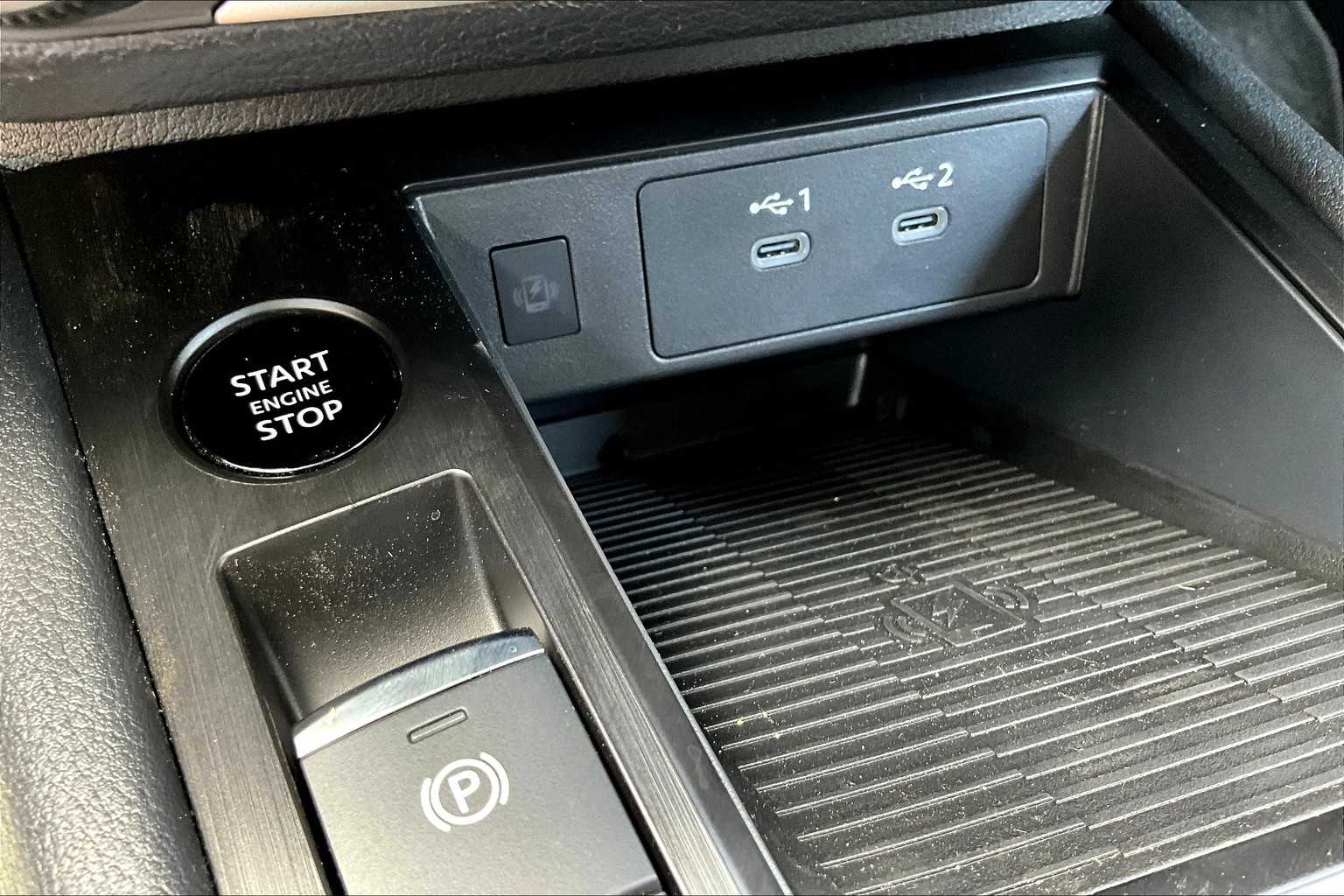 2025 Nissan Kicks SV photo 17