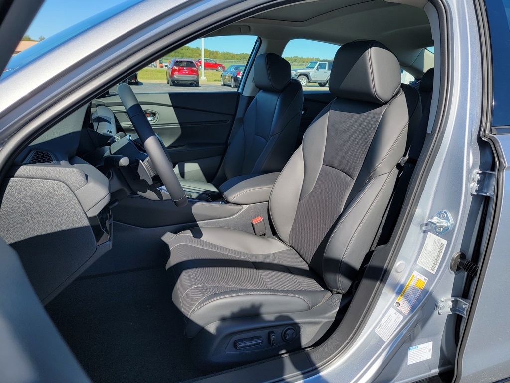 2025 Honda Accord Hybrid Touring photo 2