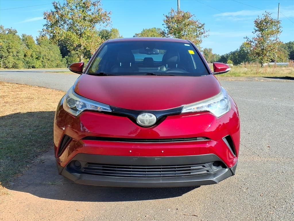 2018 Toyota C-HR XLE photo 2